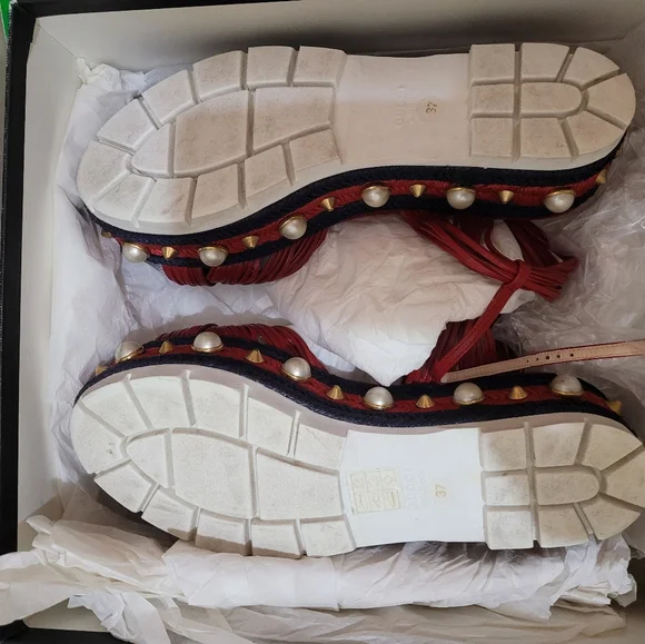 Authentic Gucci Sandals - Picture 3 of 5